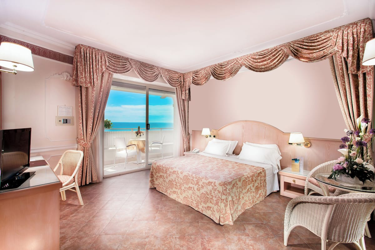 Habitación doble Confort, vista al mar | 1 habitación, sábanas de algodón egipcio y ropa de cama de alta calidad