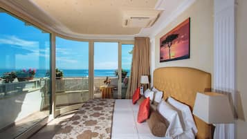 Egyptian cotton sheets, premium bedding, minibar, in-room safe