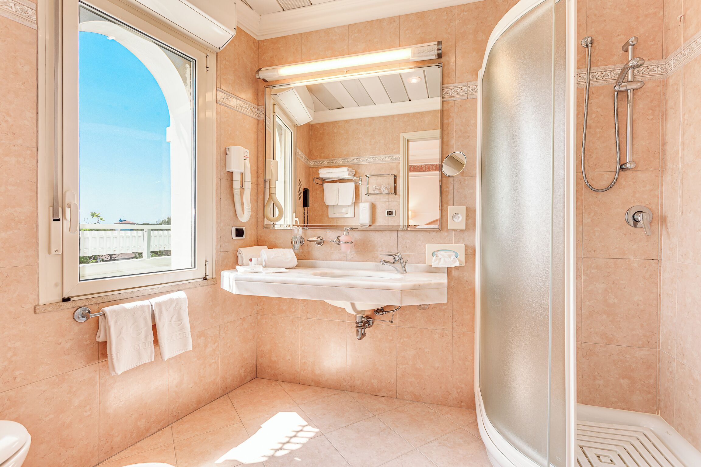 economy double room | bathroom | hair dryer, bidet, towels