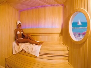 Badstue, boblebad, tyrkisk bad/hamam, kroppsbehandlinger og aromaterapi