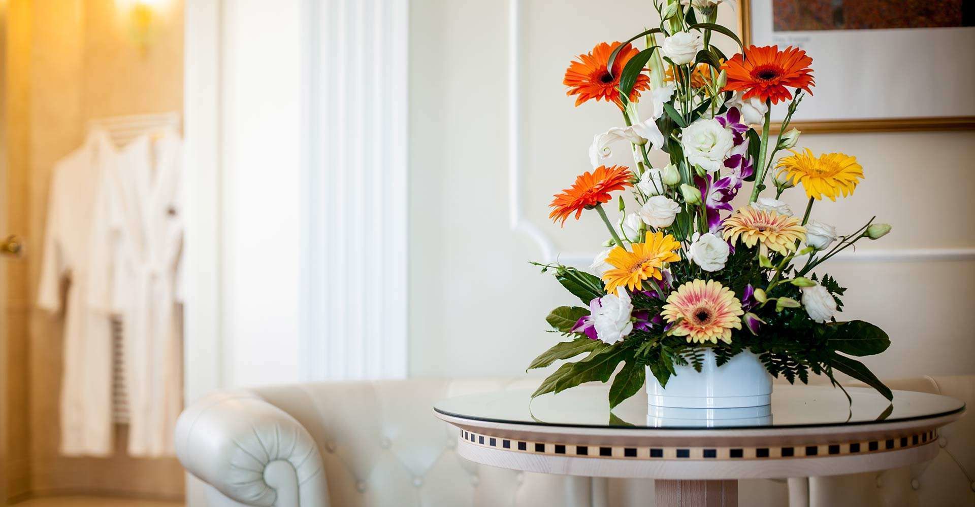 junior suite, partial sea view | 1 bedroom, egyptian cotton sheets, premium bedding, minibar