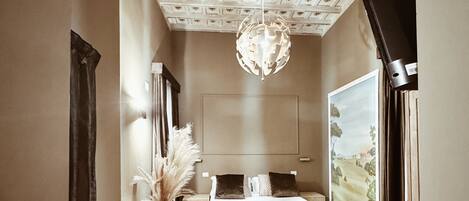 Habitació clàssica | Roba de llit d'alta qualitat, minibar i caixa forta a l'habitació