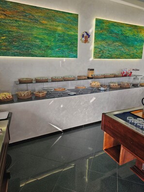 Colazione a buffet inclusa, servita tutte le mattine
