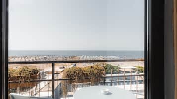 Habitación doble, balcón, vista al mar | Vista desde la habitación