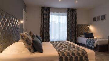 Minibar, in-room safe, soundproofing, free WiFi