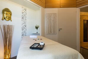 Sauna, hot tub, steam room, body treatments, massages