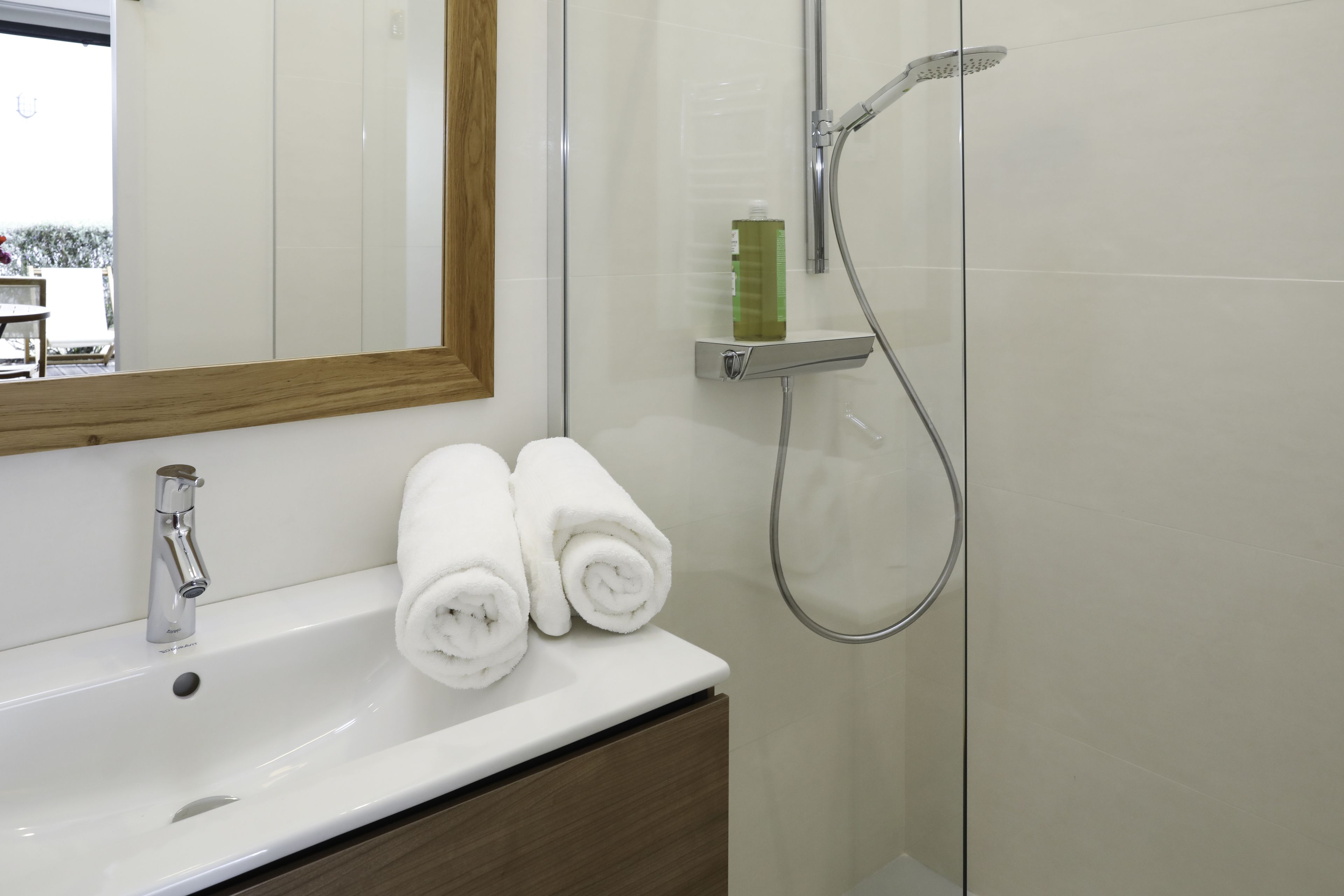 room cosy double | bathroom | hair dryer, bathrobes, towels