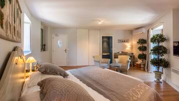 Literie de qualité supérieure, minibar, coffres-forts dans les chambres