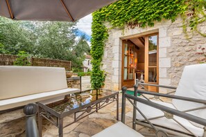 Grand comfort room with terrace, ground floor | Terrace/patio