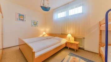 Triple Room | Premium bedding, individually decorated, blackout curtains, WiFi
