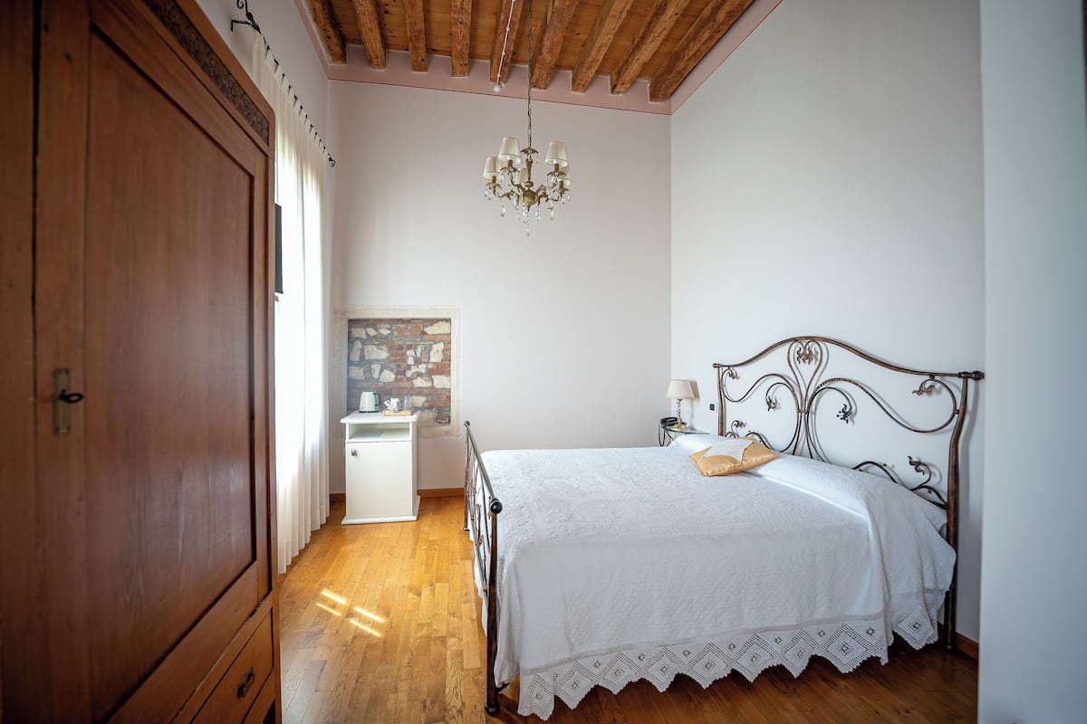 Double Room Single Use | Premium bedding, Select Comfort beds, minibar, in-room safe
