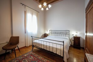双人房（单人入住） | 高档床上用品、Select Comfort 床、迷你吧、客房内保险箱