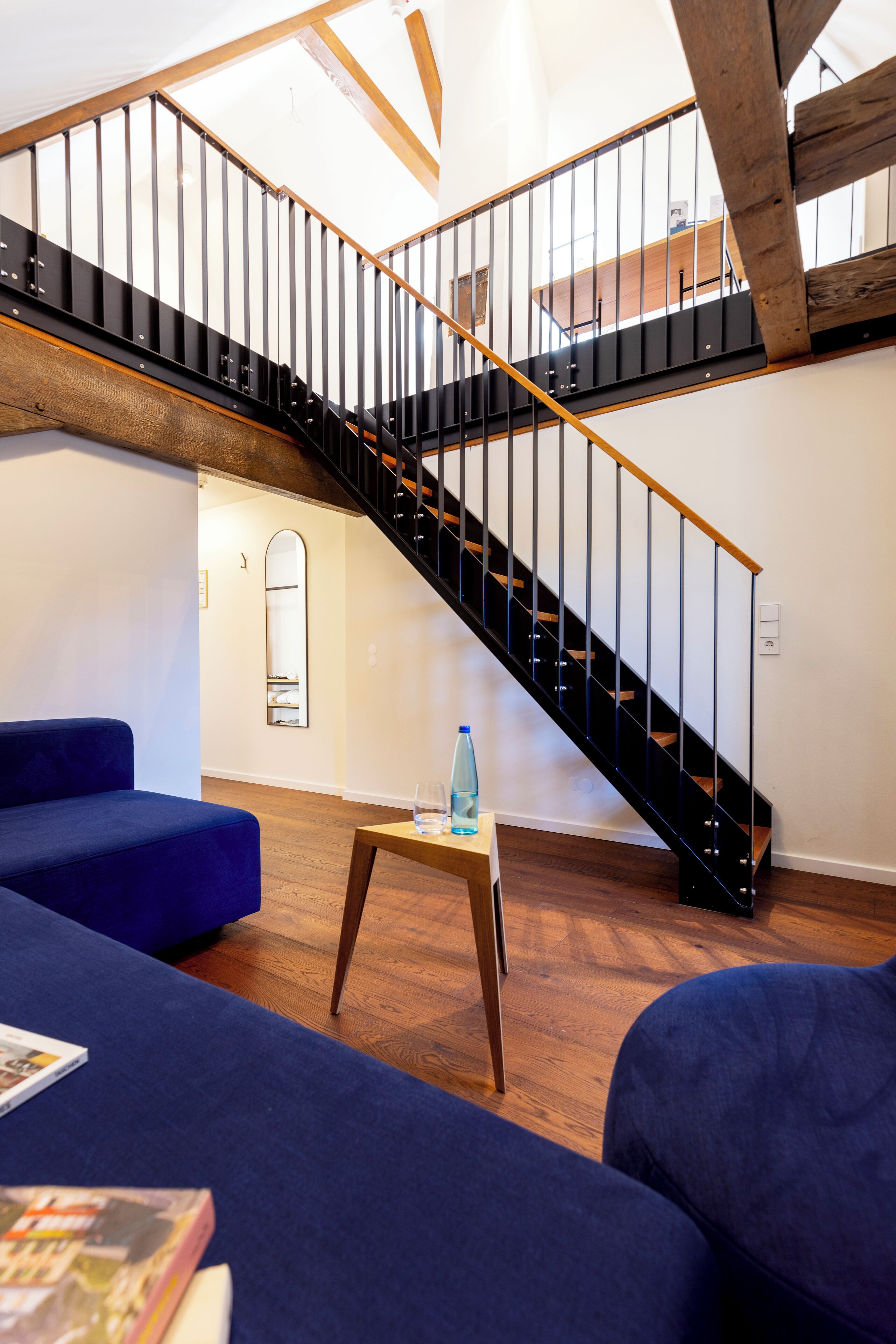 traditional duplex | 1 bedroom, individually decorated, individually furnished, desk