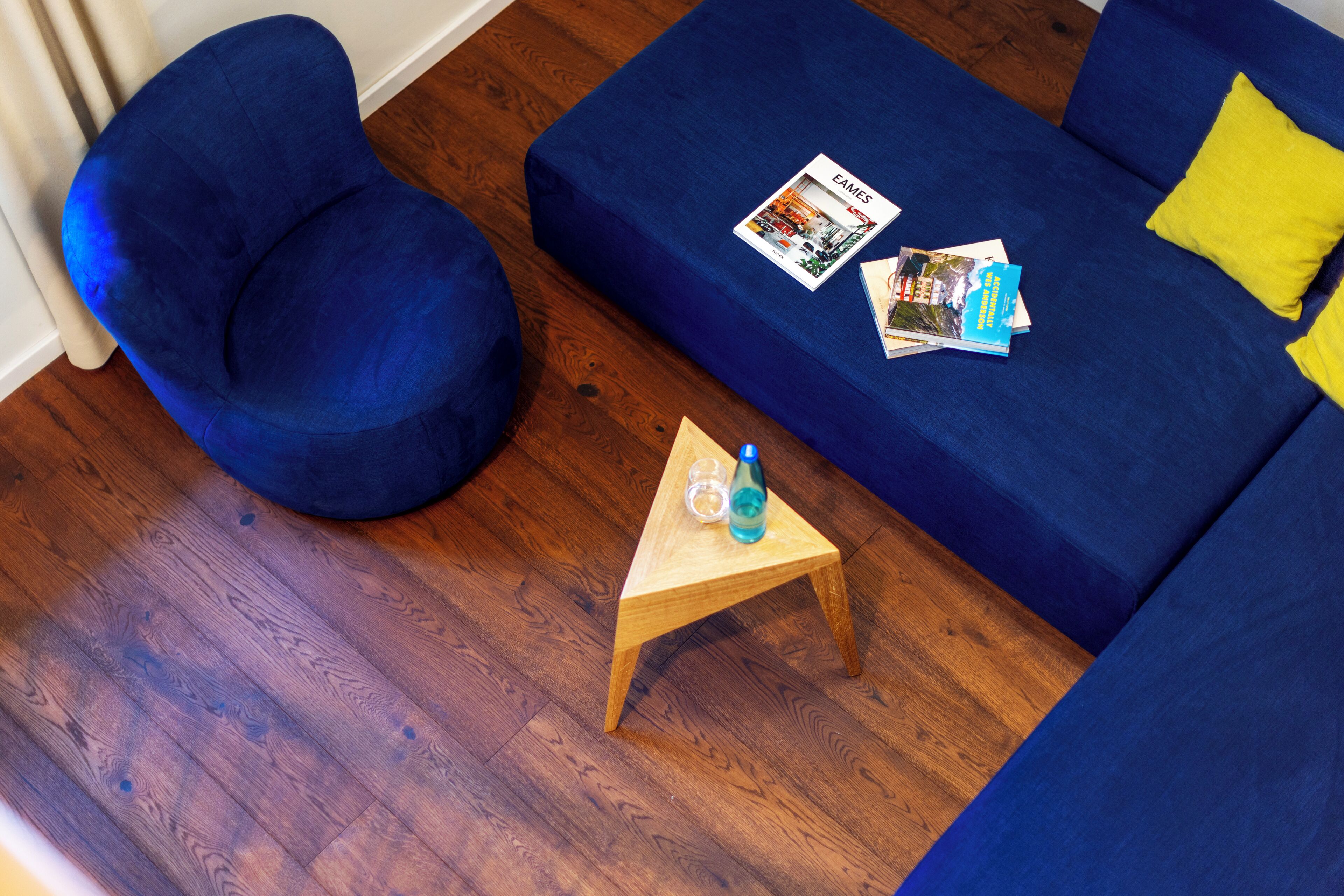 traditional duplex | 1 bedroom, individually decorated, individually furnished, desk