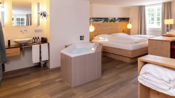 Traditional Suite, Hot Tub