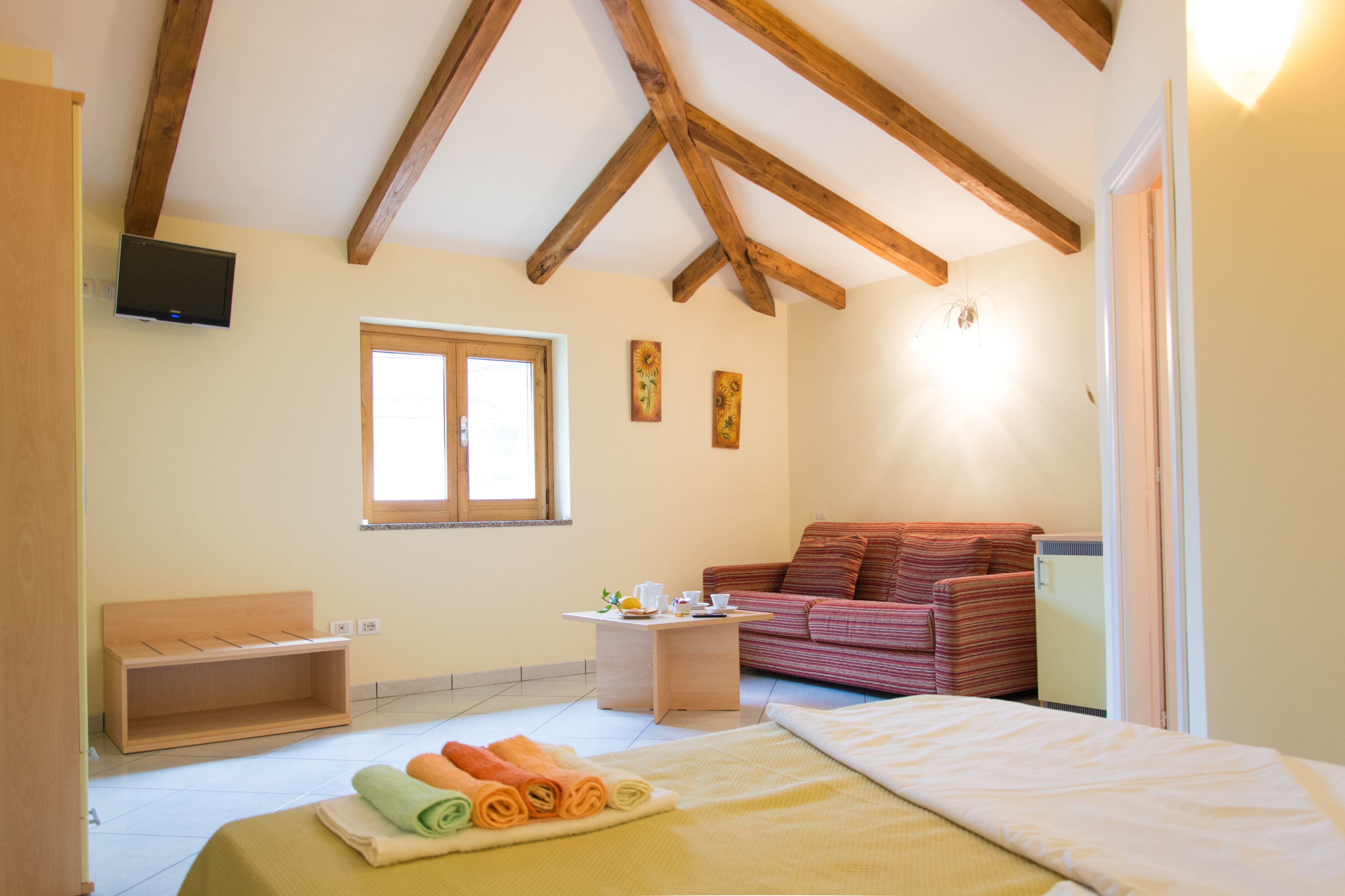 Junior-Zimmer, 1 Queen-Bett, mit Bad | Wohnbereich