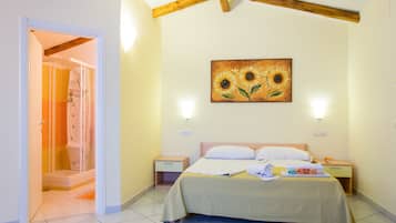 Junior-Zimmer, 1 Queen-Bett, mit Bad | Minibar, Schreibtisch, schallisolierte Zimmer, Bügeleisen/Bügelbrett