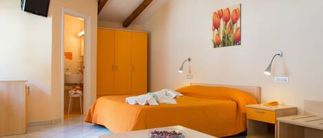 Minibar, desk, soundproofing, iron/ironing board