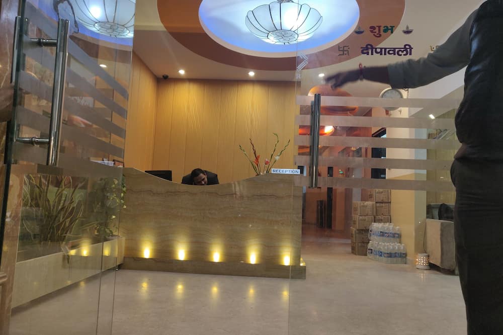 Hotel Apra International
