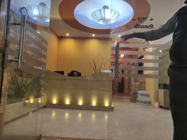 Reception - Hotel Apra International (New Delhi)