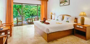 Deluxe Room A/C (1 Double Bed) | Wi-Fi gratis dan seprai linen