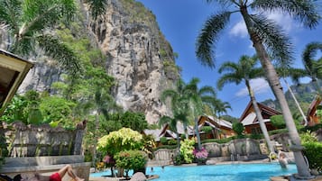 Outdoor pool, pool loungers