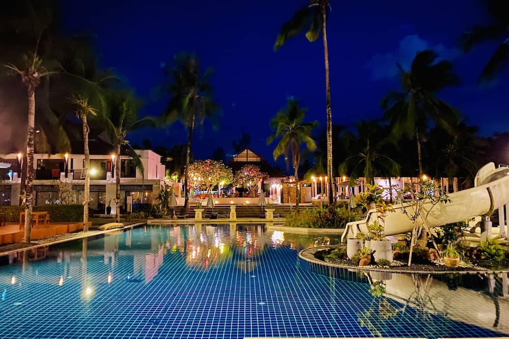 Palm Galleria Resort