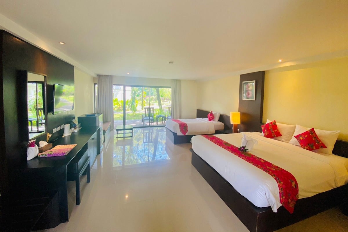 Premium bedding, in-room safe, individually furnished, desk