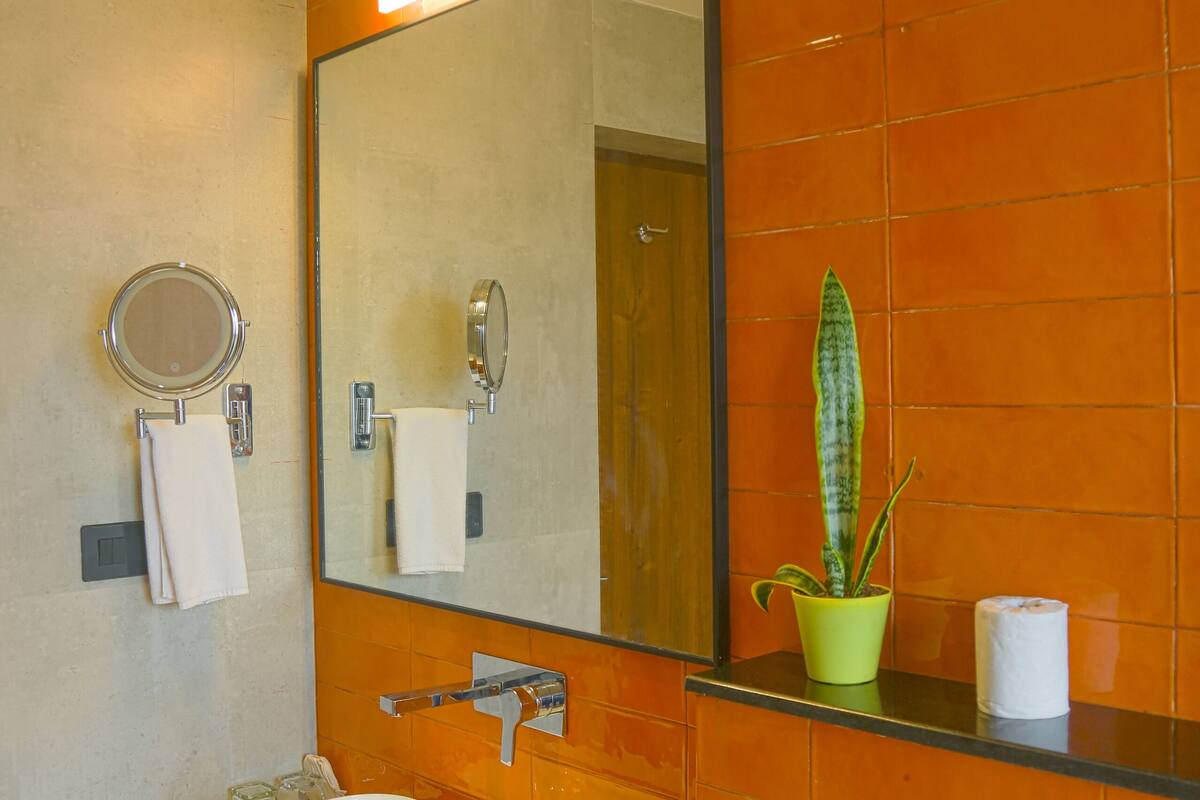 panorama view | bathroom | hydromassage showerhead, free toiletries, hair dryer, bathrobes