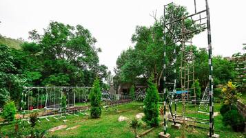 Kawasan main kanak-kanak – terbuka