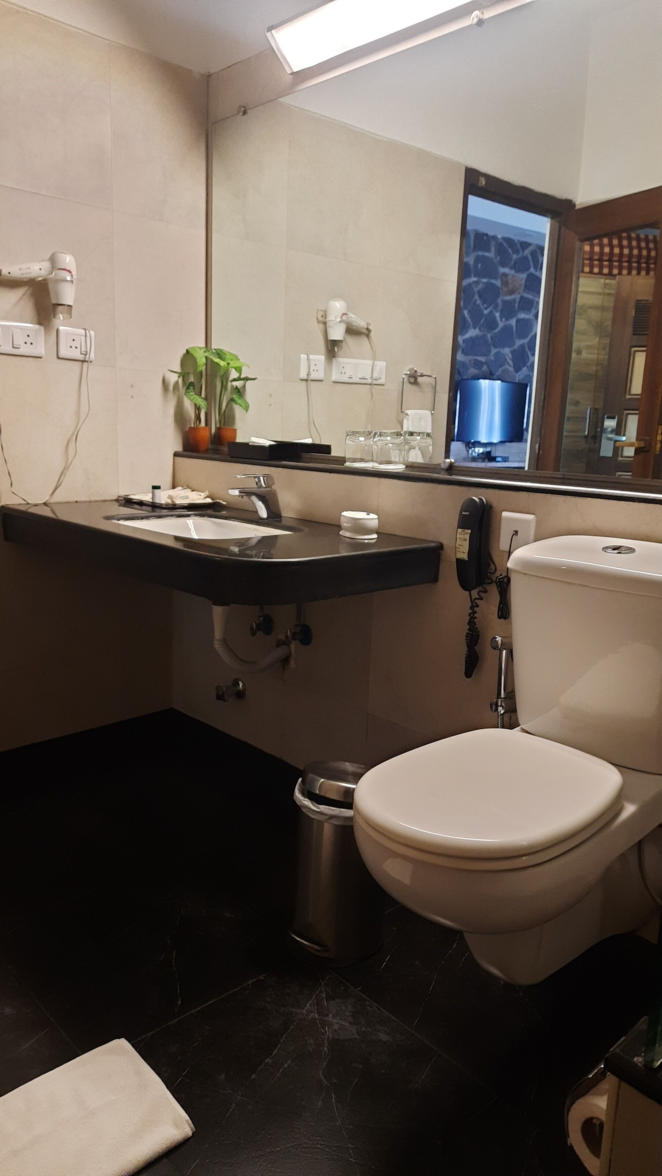 family room (trails view) | bathroom | hydromassage showerhead, free toiletries, hair dryer, bathrobes