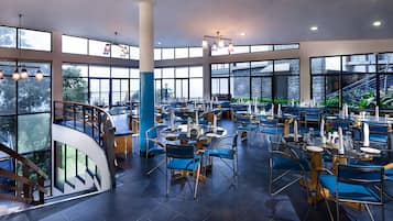 Breakfast, lunch, dinner served; international cuisine