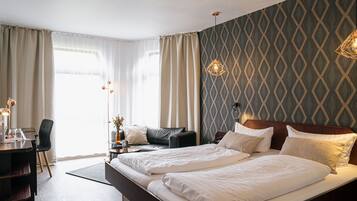 Comfort Double Room (Box Spring Bed 180x200) | Living area