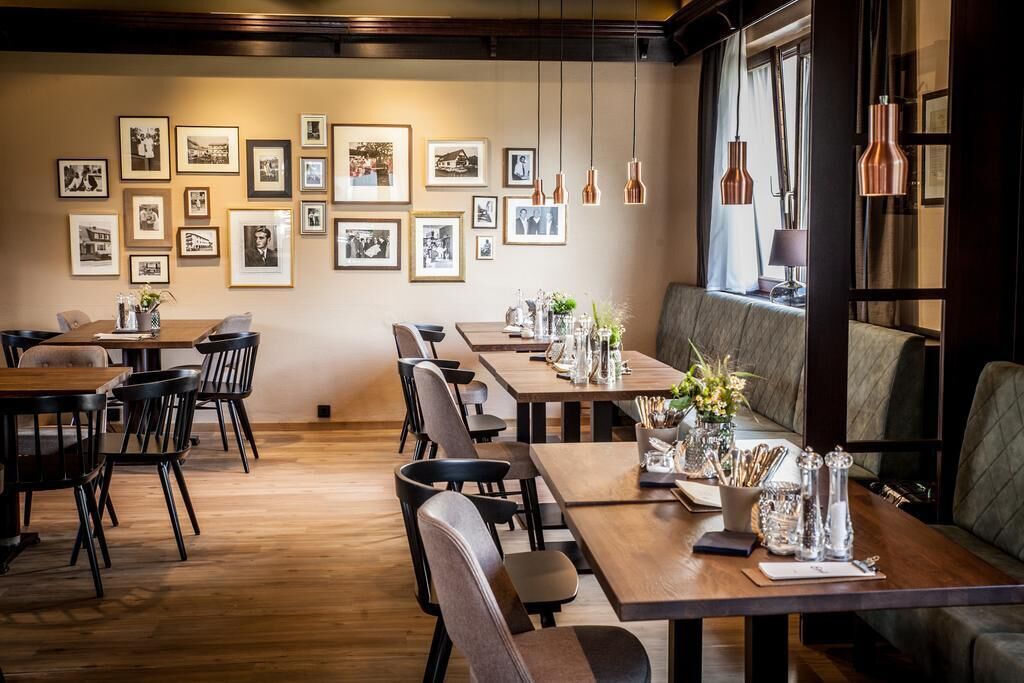 breakfast, lunch, dinner served; german cuisine, al fresco dining