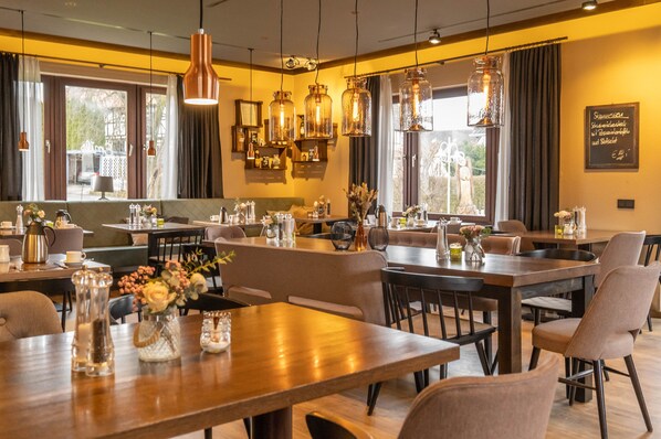 Breakfast, lunch, dinner served; German cuisine, alfresco dining