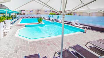 Kolam renang kanak-kanak