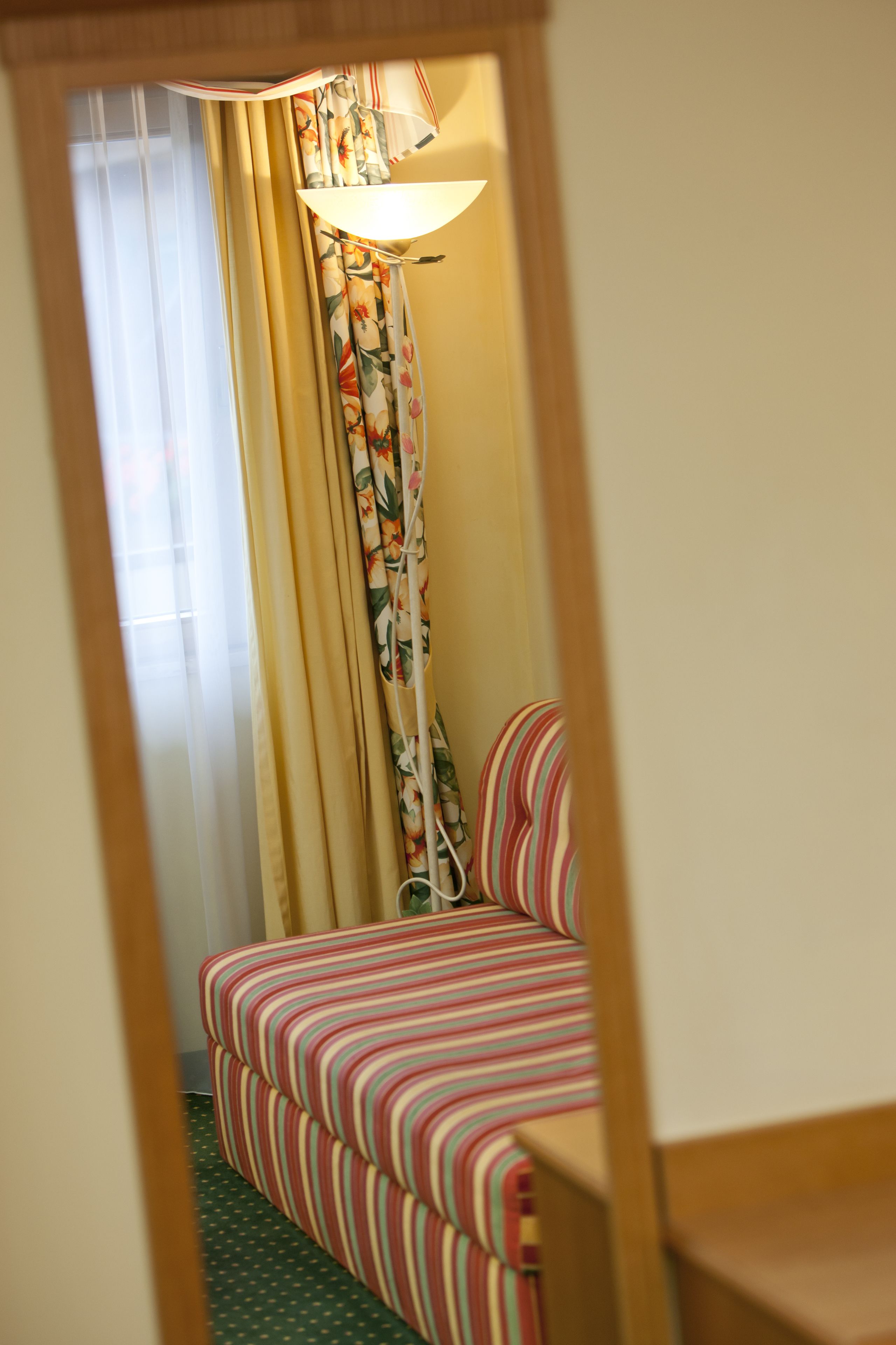 in-room safe, desk, laptop workspace, free wifi