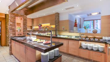 Free daily buffet breakfast