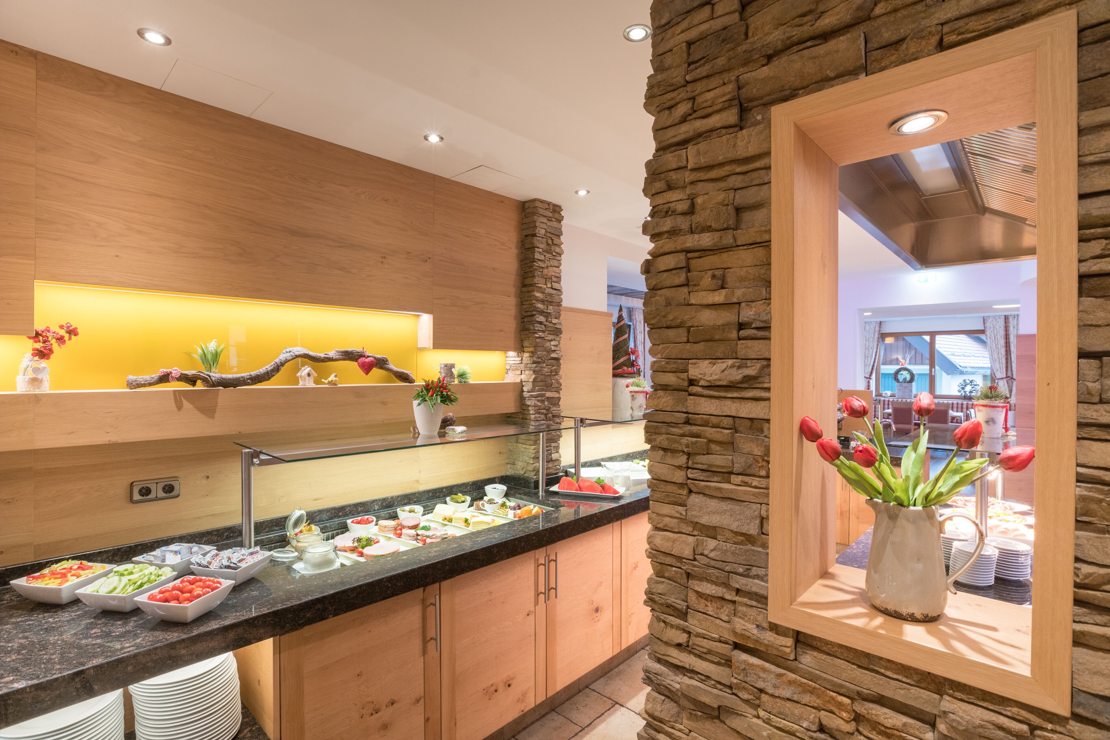 Free daily buffet breakfast 