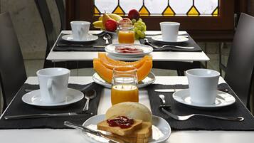 Free daily continental breakfast