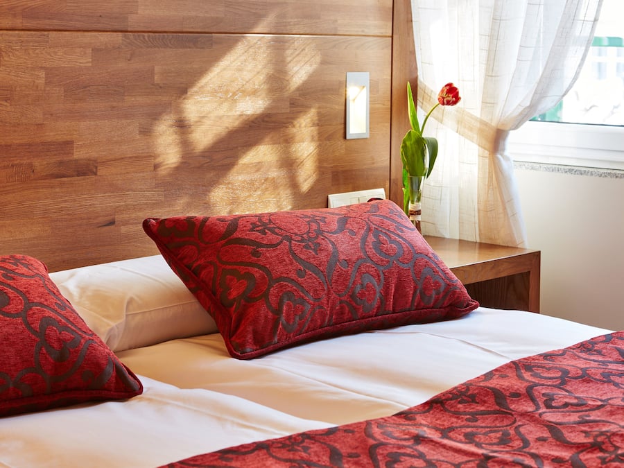 Quarto casal, vista para a cidade | Roupas de cama premium, frigobar, escrivaninha, quartos à prova de som