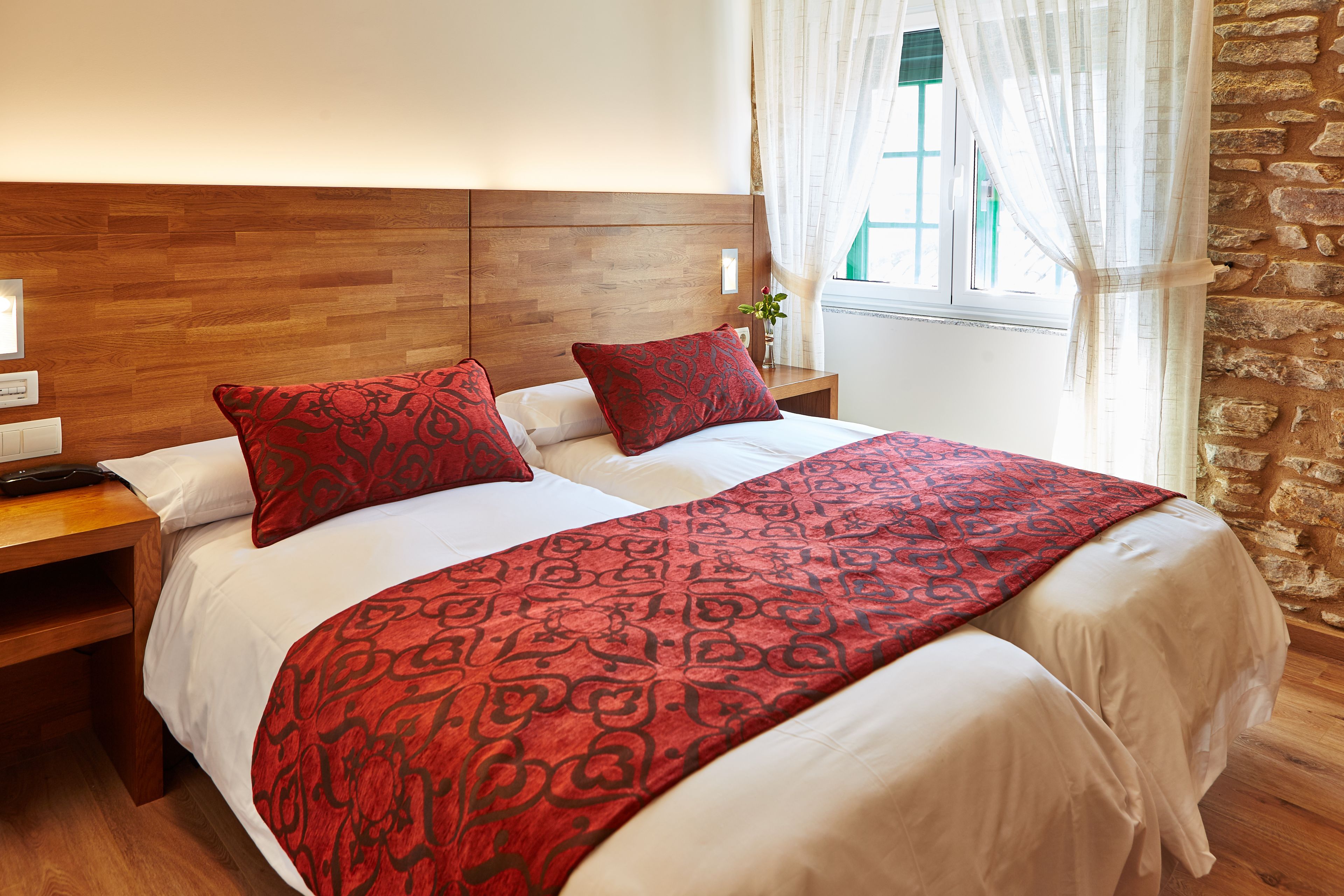 Kamar Double, pemandangan kota | Seprai premium, minibar, meja kerja, dan kedap suara