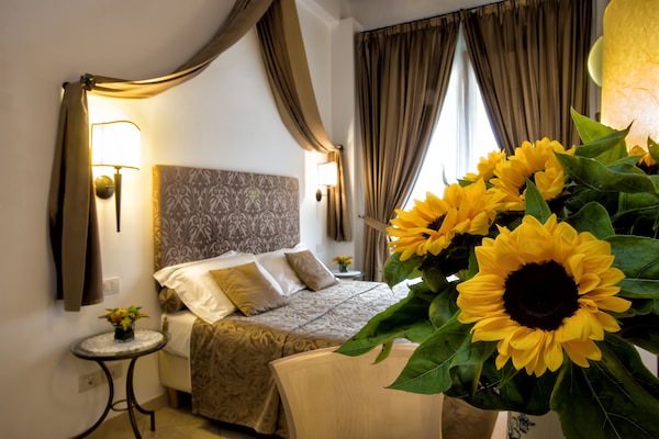 Superior-Doppelzimmer, Kanalblick | Hochwertige Bettwaren, Daunenbettdecken, Zimmersafe