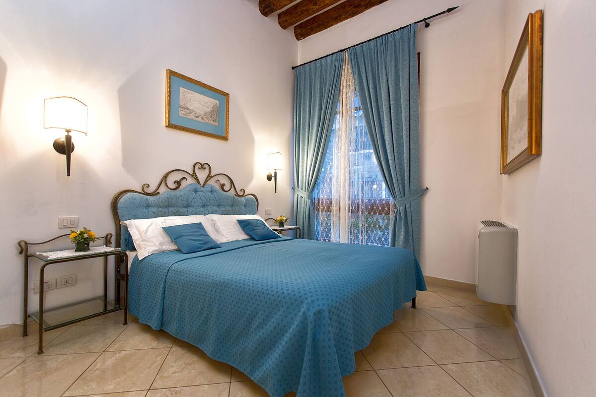 with extra bed, Canal view | Premium bedding, down comforters, in-room safe, blackout drapes