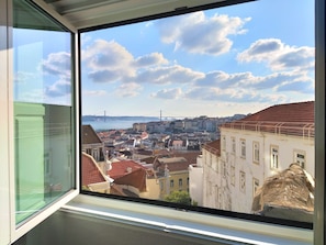 Suíte estúdio júnior | Frigobar, cofres nos quartos, individualmente decorados