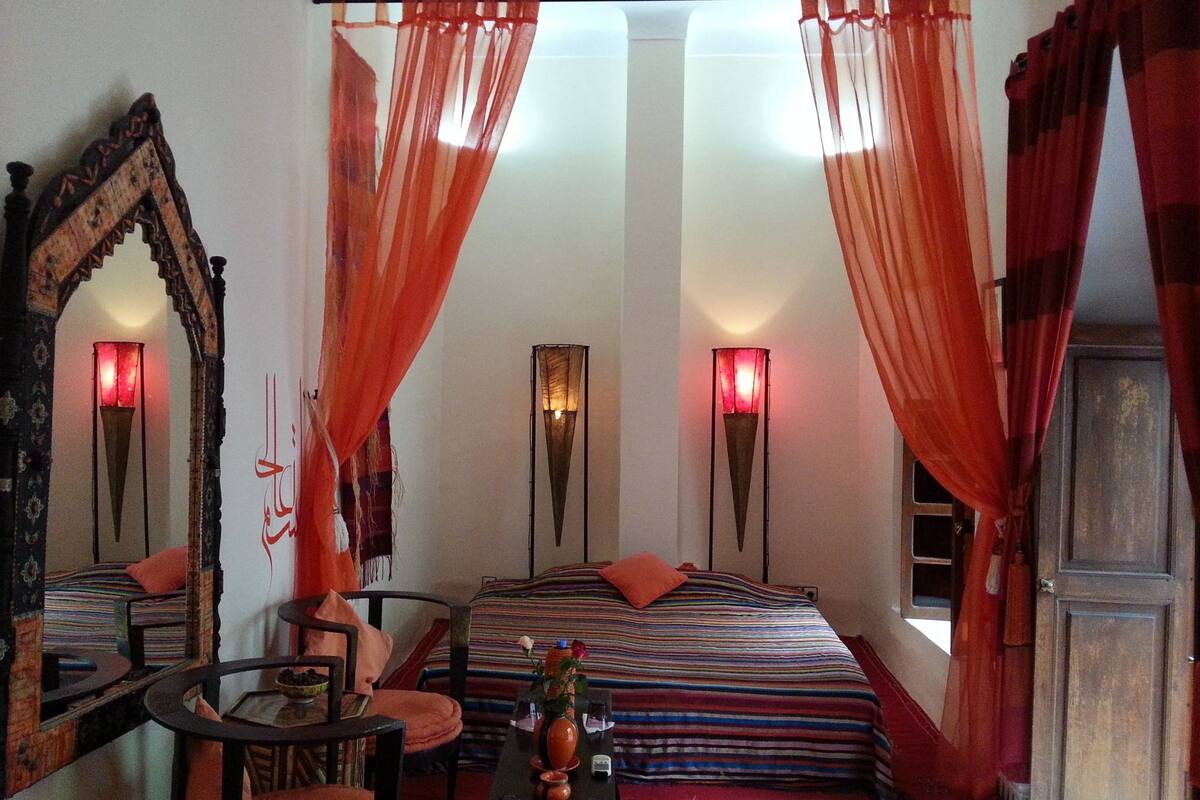 Egyptian cotton sheets, premium bedding, in-room safe