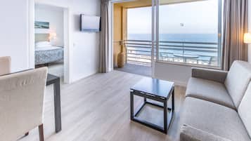 Een 32-inch flatscreentelevisie met satellietzenders en televisie