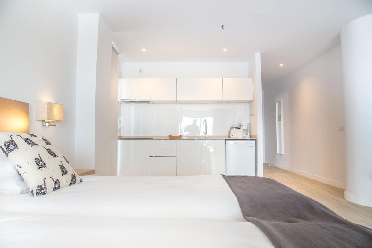 1 bedroom, down duvets, iron/ironing board, free cots/infant beds