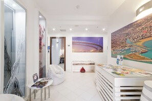 Comfort Room | Living area | 32-inch LED TV with satellite channels, TV - B&B Bella Pescara (Pescara)