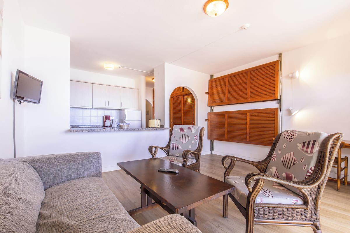 เตารีด/โต๊ะรีดผ้า, Wi-Fi ฟรี, ผ้าปูที่นอน